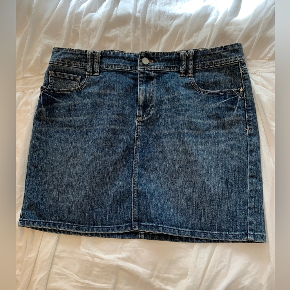 White House Black Market Denim Mini Skirt, Sz 10